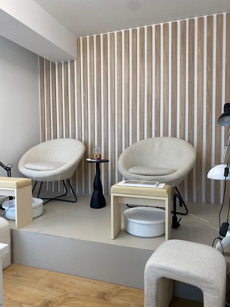 TImpuri Noi, post de manichiura/ pedichiura, all inclusive